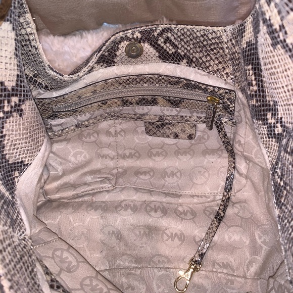 Snake/Animal print neutral Michael Kors Handbag - Picture 3 of 4